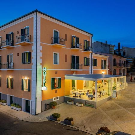 Hotel Marinaro ซานตา เตเรซา กัลลูรา ภายนอก รูปภาพ