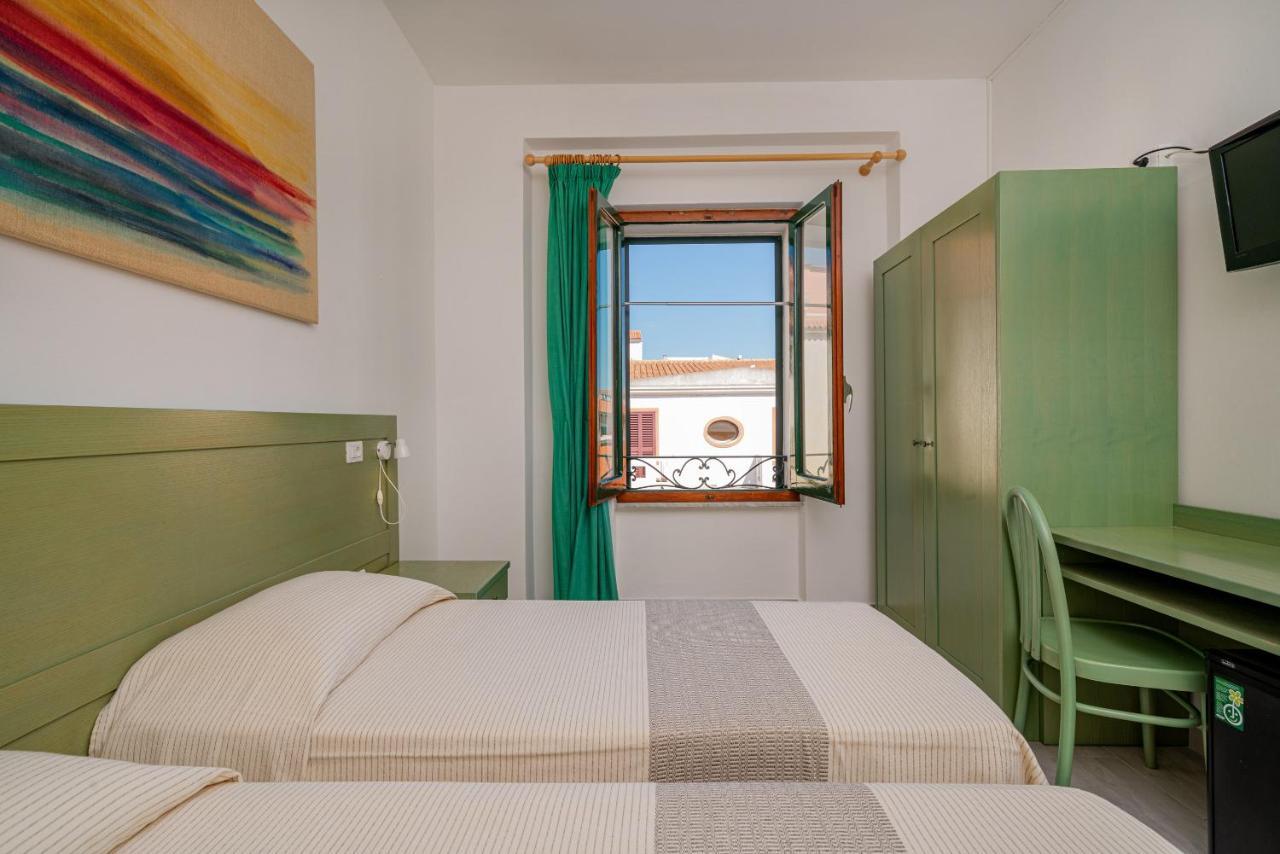 Hotel Marinaro ซานตา เตเรซา กัลลูรา ภายนอก รูปภาพ