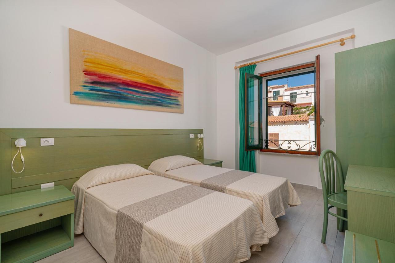 Hotel Marinaro ซานตา เตเรซา กัลลูรา ภายนอก รูปภาพ